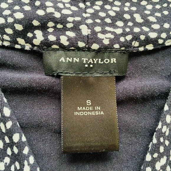 Ann Taylor Womens Top Vneck Long Sleeve Stretch S - Picture 2 of 3